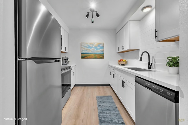 Bluebird Cozine Creek Apartments, McMinnville, OR 97128 - photo 3