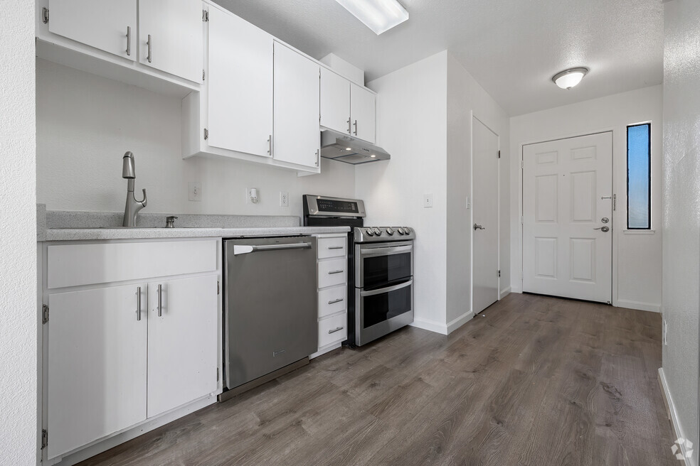 Santa Paula Commons Senior Property