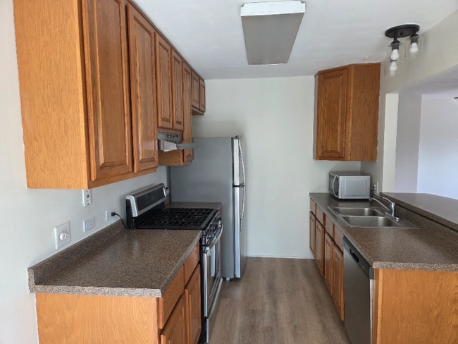 724 Whitesail Dr, Schaumburg, IL 60194 - photo 7