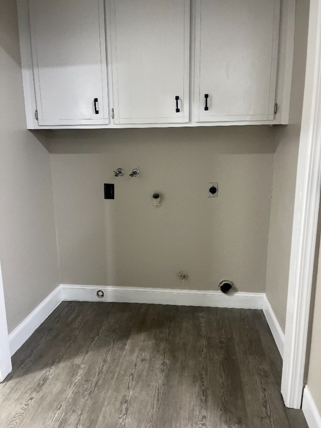 1331 N Cloverleaf Place unit A, Porterville, CA 93257 - photo 6