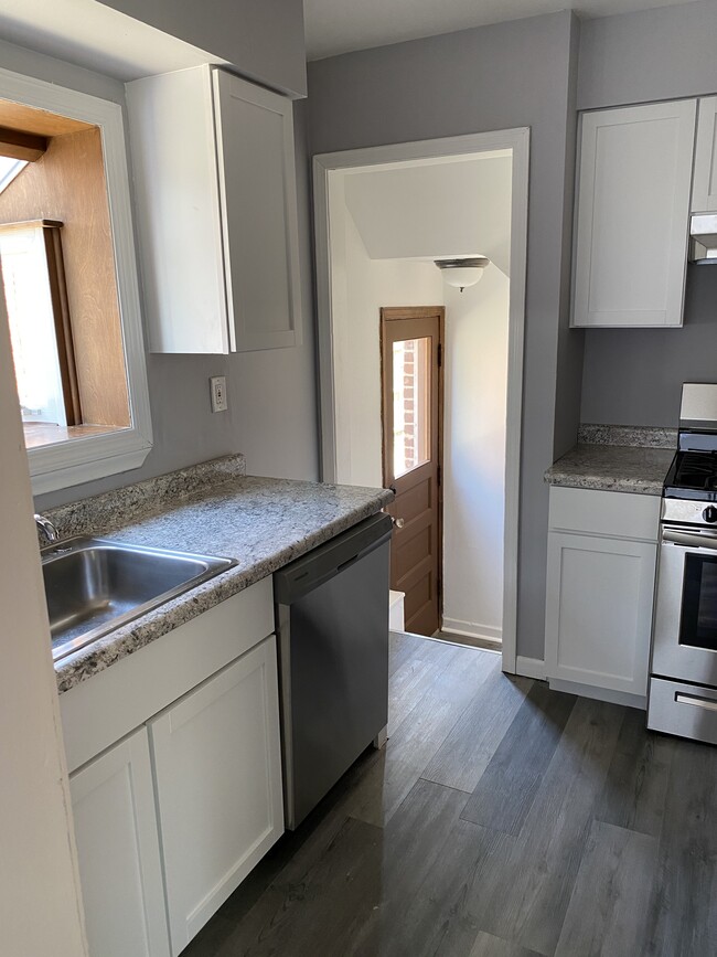 11448 Columbia, Redford, MI 48239 - photo 6