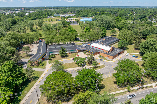 Brookside Elementary School is a public school located in Grand Rapids, Michigan.