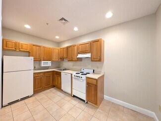 470 Green St Unit 2, Cambridge, MA 02139