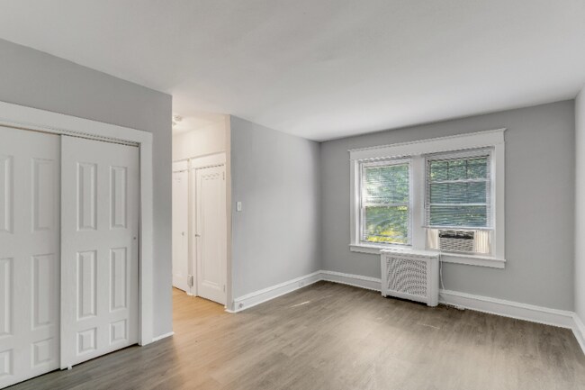 144 W Allens Ln unit B15, Philadelphia, PA 19119 - photo 2
