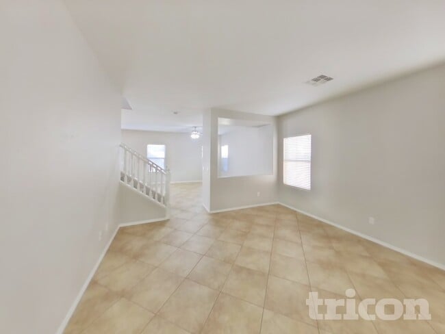 9526 N 81st Dr, Peoria, AZ 85345 - photo 2