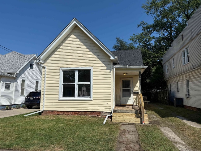 347 Parker Ave, Toledo, OH 43605 - photo 2