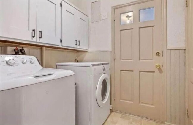 3208 Logan Ave N unit UpstairsUnit, Minneapolis, MN 55412 - photo 5