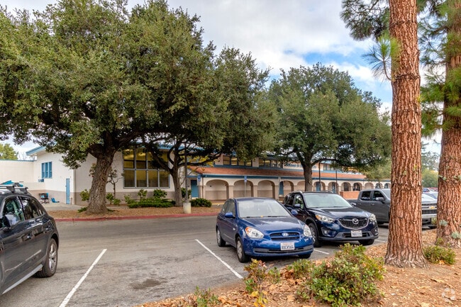 Warren E. Hyde Middle School challenges and encourages children to learn in Cupertino.