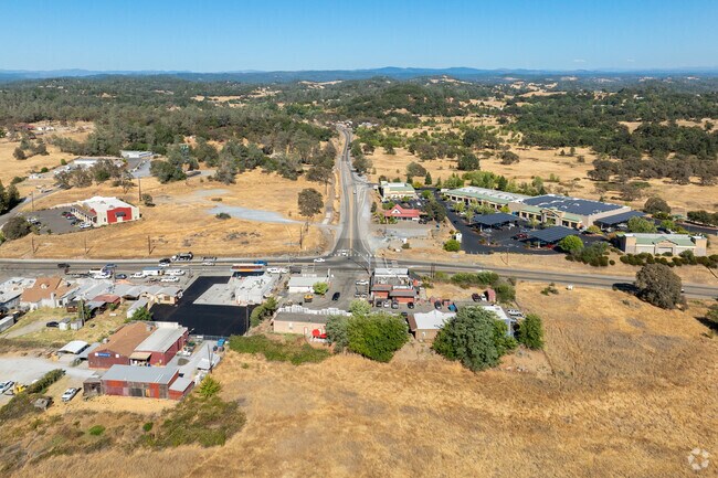 Restaurants and shops cluster near Auburn Lake Trails on Highway 49.