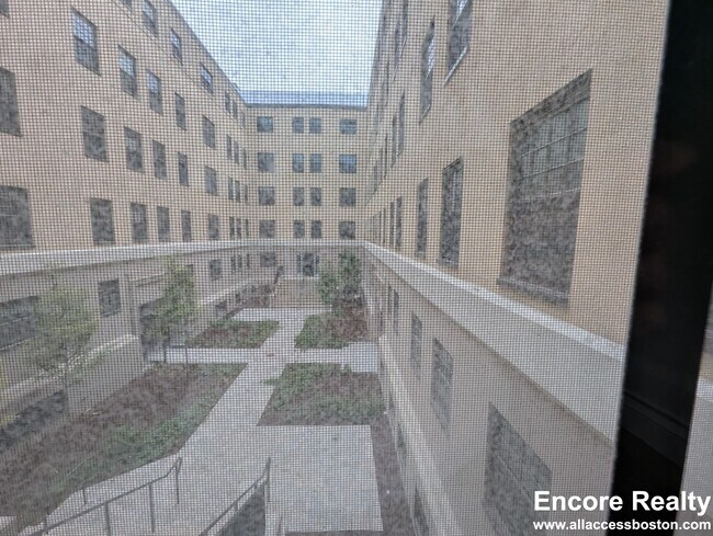 1200 Massachusetts Ave unit 7 DFT URNKV, Cambridge, MA 02138 - photo 4