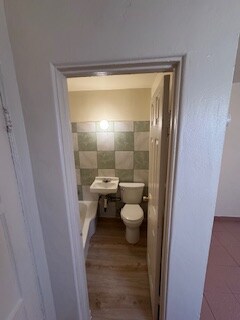 112 S Eucalyptus Ave unit 5, Inglewood, CA 90301 - photo 4