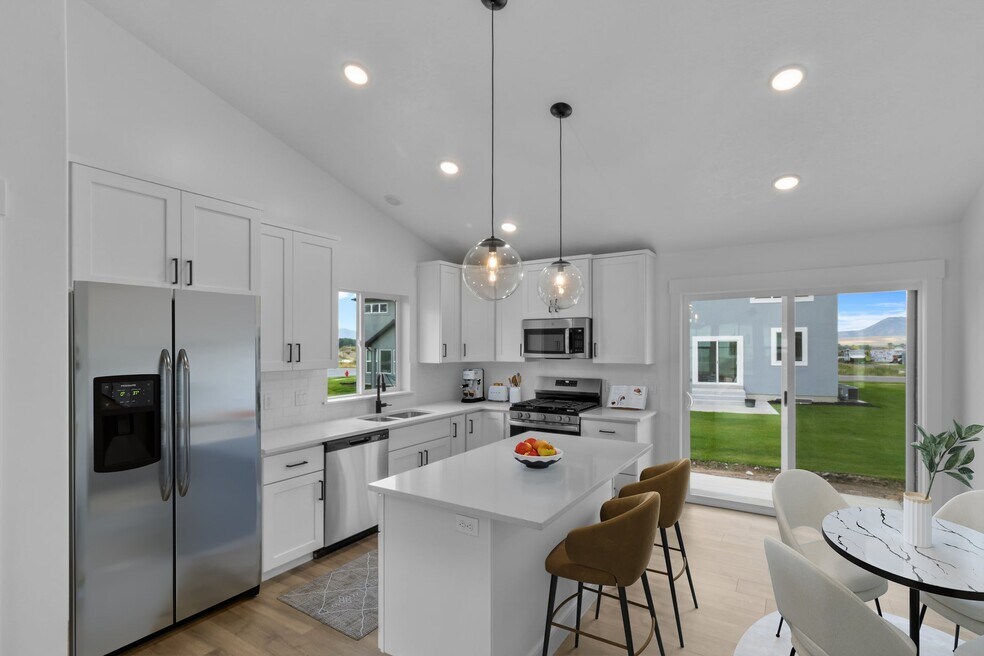 527 N 770 W, Smithfield, UT 84335 - photo 1