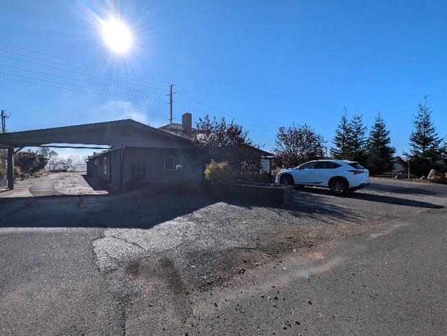 4758 Skyway unit 8, Paradise, CA 95969 - photo 2