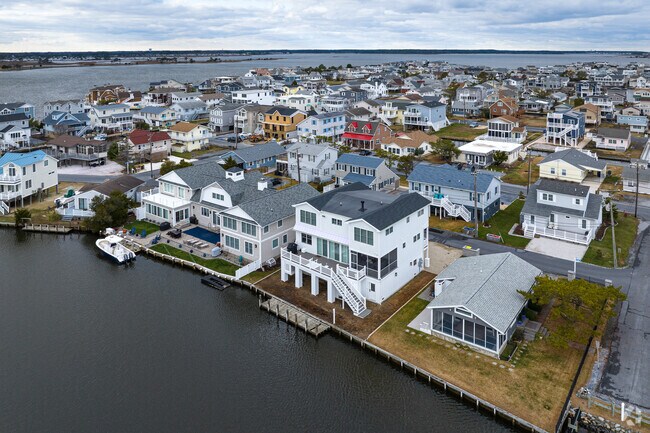 Going for a sail in Fenwick Island can be as easy as walking out of one's backdoor.