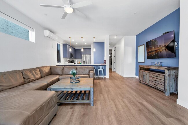 717-21 Island Ct unit FL1-ID1038978P, San Diego, CA 92109 - photo 4