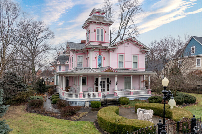 Wooster's Founder's Row is home to several Victorian and Italianate houses, such as the iconic Liggett House.