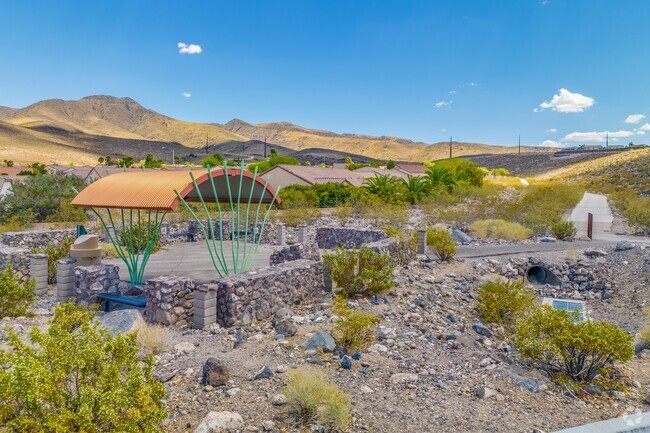 Solera at Anthem in Henderson Nevada has many walking trails to the foothills of Black Mountain.