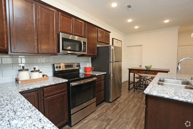 2BR, 2BA - 1,225 SF - Kitchen