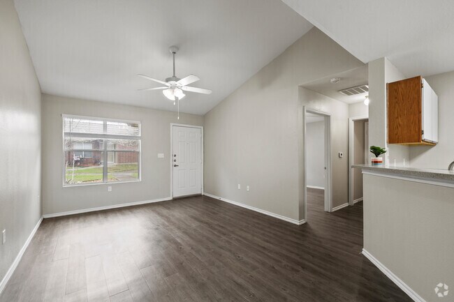 1BR, 1BA - 711SF - Living