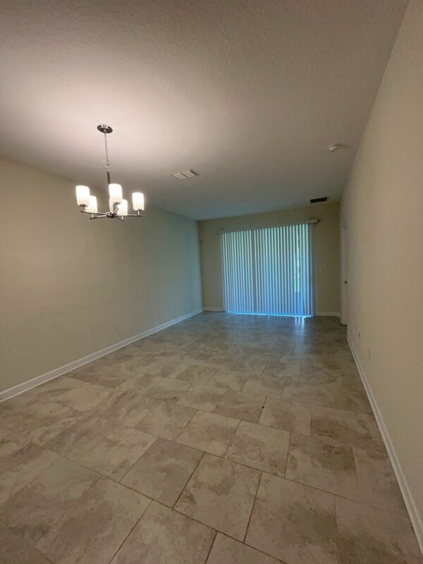 1058 Quaker Rdg Ln, Davenport, FL 33896 - photo 7