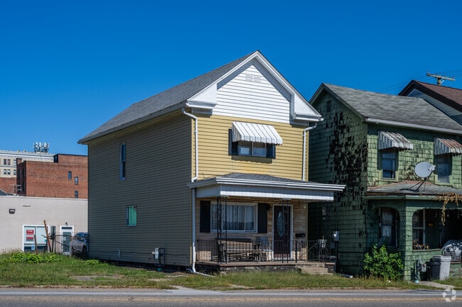 Bellaire was once a manufacturing hub as evidenced by the workers cottages found around town.