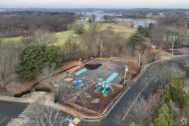 Bates Elementary School provides education in Salem Ma.