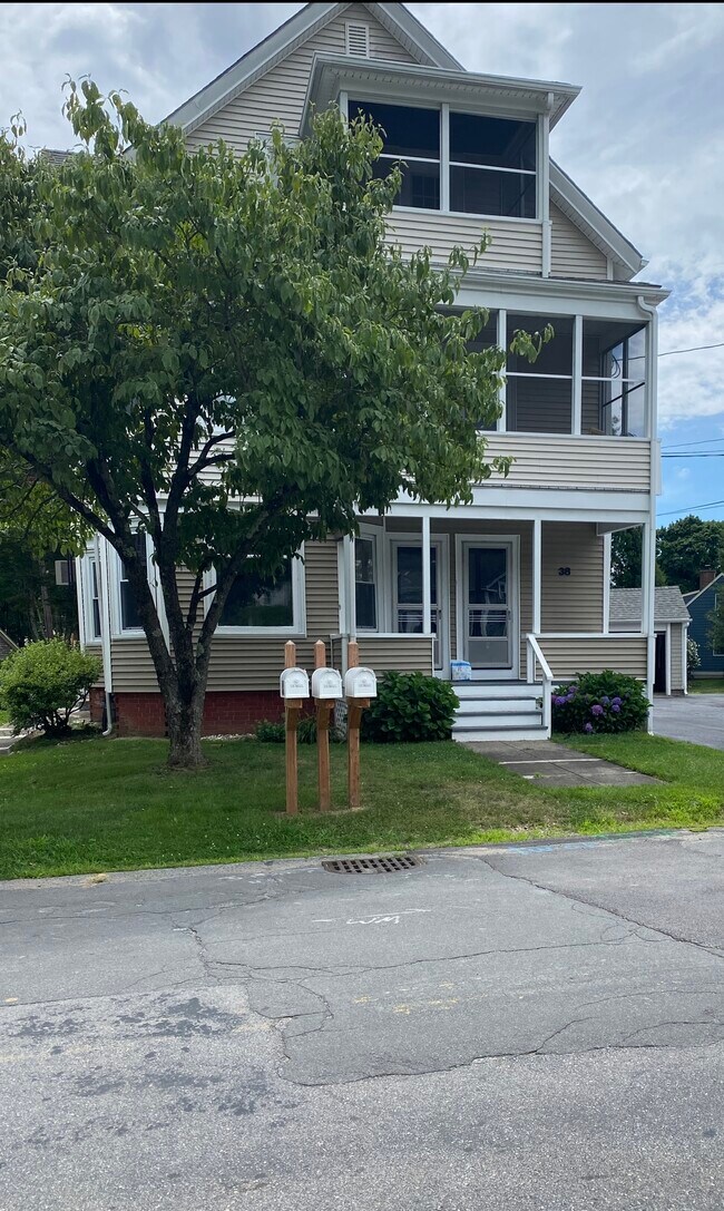 38 Arnold Rd unit Apartment3, North Attleboro, MA 02760 - photo 2