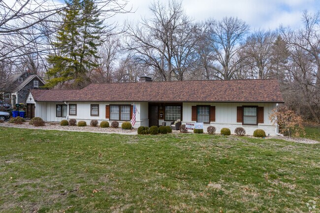 Ranch-style houses often line the quiet residential blocks of Colonial Village.