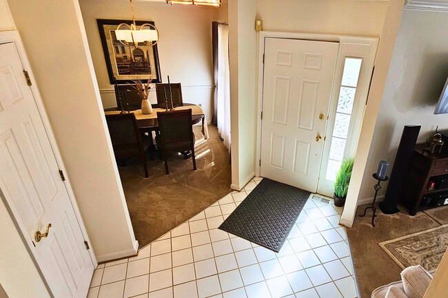 908 Berwick Dr, Annapolis, MD 21403 - photo 4