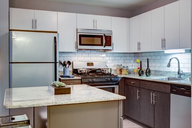 180 North Jefferson, Chicago, IL 60661 - photo 2