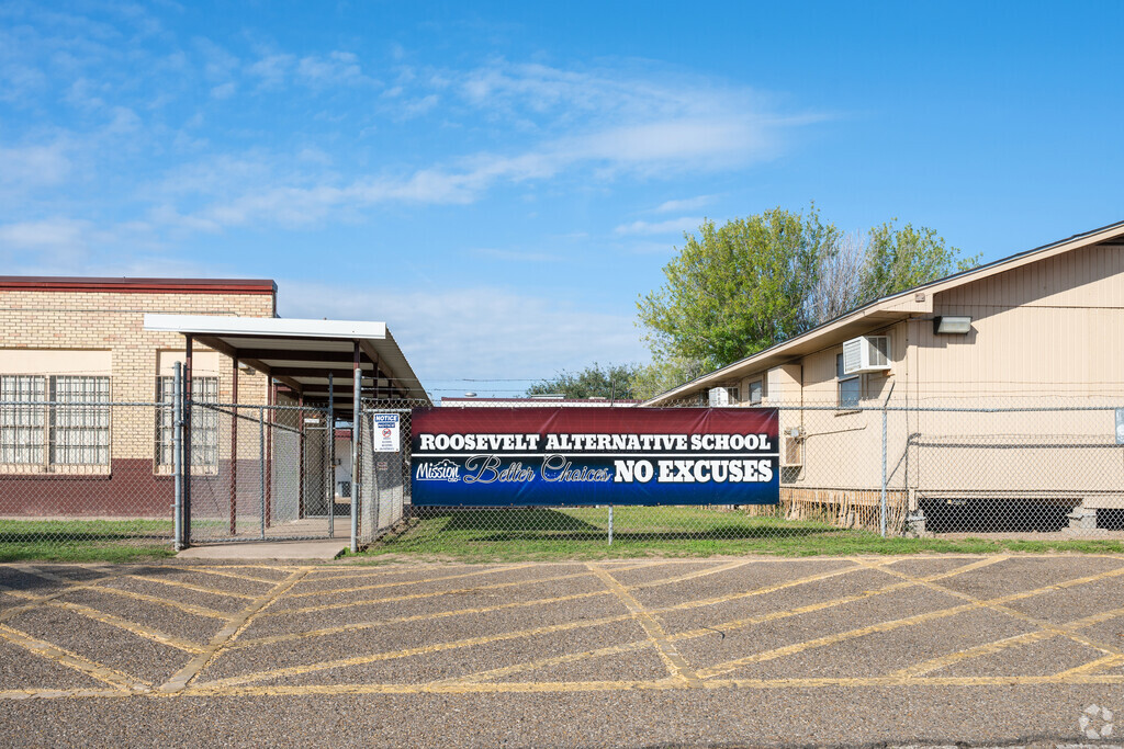 Roosevelt Alternative School has an estimated student population of 24.