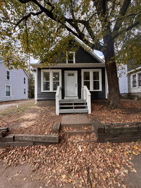 220 W Brown Ave, Bellefontaine, OH 43311