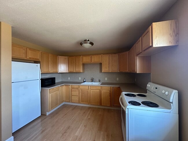 403 Utah St, Rawlins, WY 82301 - photo 6