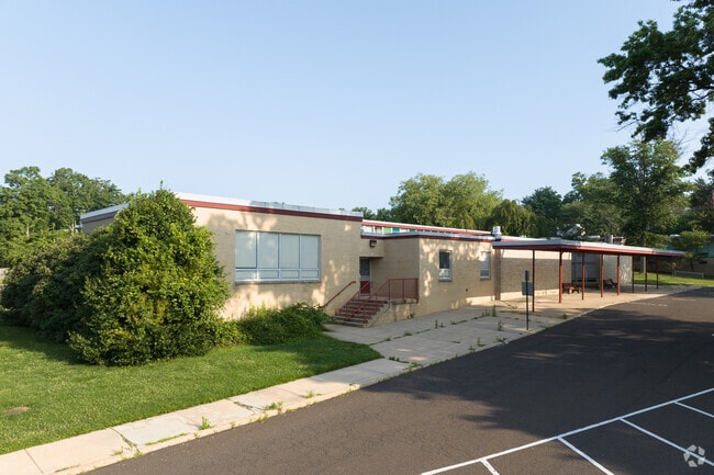 Rydal East Elementary is located at 1160 Huntington Pike, Huntington Valley, PA.