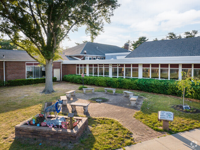 Theres a lovely reading circle outside at Waverly Elementary School.