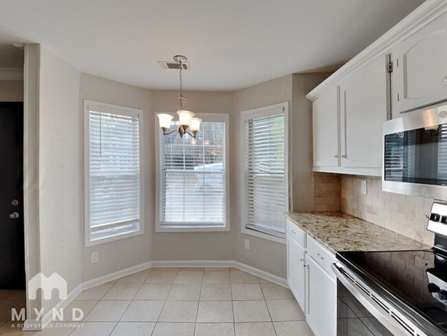 5210 Laurel Bridge Dr SE, Smyrna, GA 30082 - photo 3