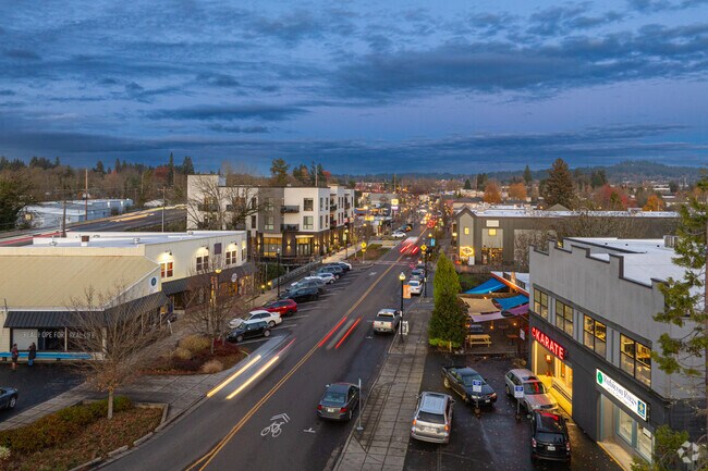 Shopping & dining in Downtown Tigard is hop, skip and a jump down Hwy. 99 from Derry Dell.