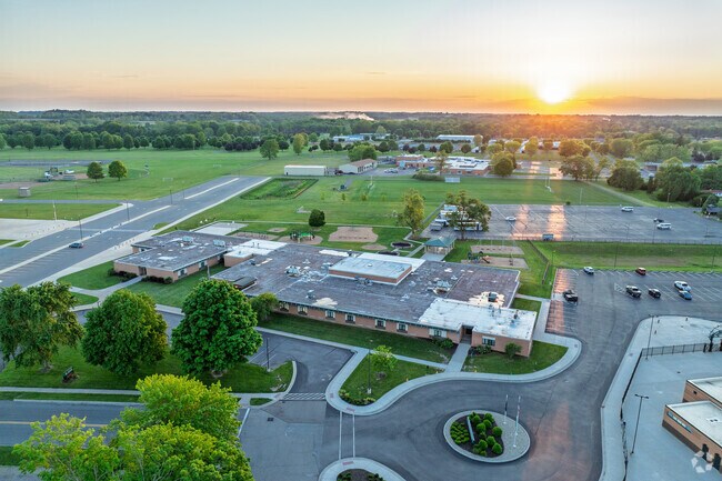 Sylvester Elementary School has a B- rating in academics on Niche.