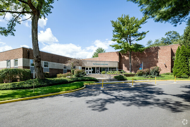 PS 256Q is located in The Thomas F. Casey Center.