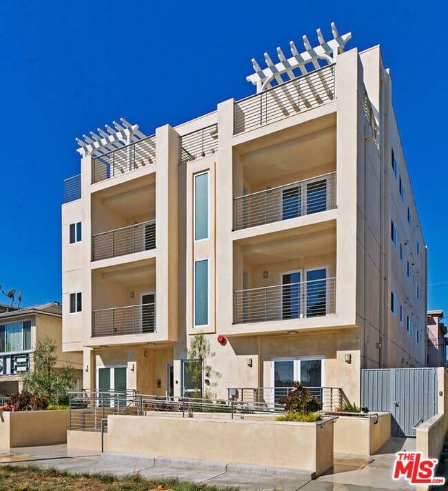 1541 S Orange Grove Ave unit 102, Los Angeles, CA 90019 - photo 2