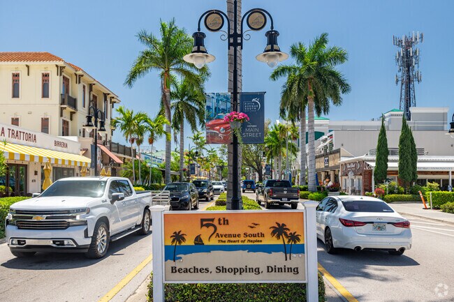 Downtown Naples is home to 5th Ave South, the most popular shopping and dining area in town.