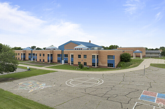 Hidden Valley Elementary enrolls 67% economically disadvantaged students.
