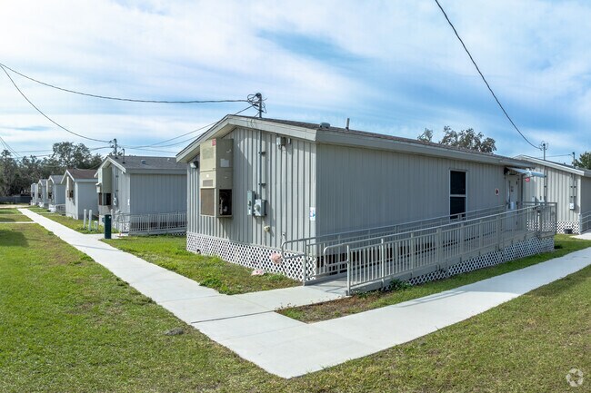 ena Vista Elementary School offers a 17:1 student teacher ratio.