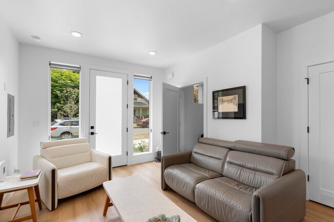 6201 N Amherst St, Portland, OR 97203 - photo 4