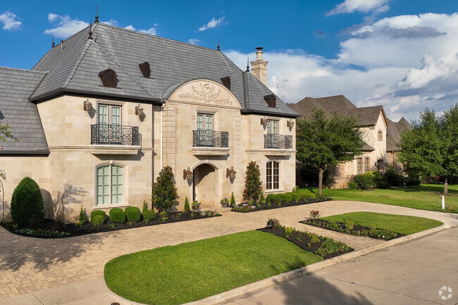 There are wide ranges of home styles to choose from in Walnut Creek Valley.