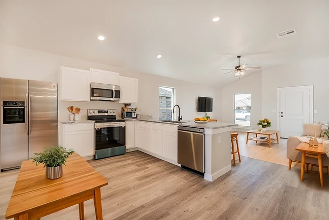 8418 10th Place unit 36463254, Lubbock, TX 79416 - photo 5