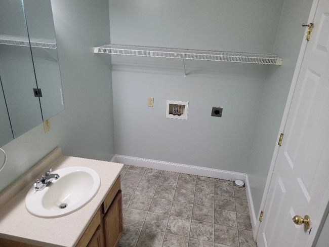 1 Tourmaline Dr unit 29, Lewiston, ME 04240 - photo 7