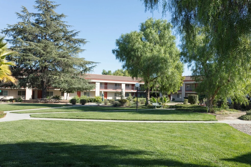 Villa Paseo Palms, Paso Robles, CA 93446 - photo 1