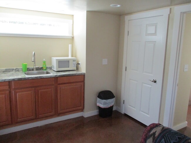 488 Fm 1441 unit Yellow, Bastrop, TX 78602 - photo 5