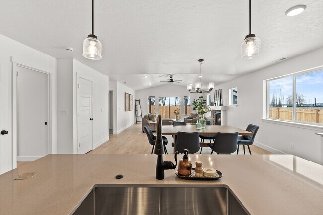 902 E Kinsley Ave, Hermiston, OR 97838 - photo 5